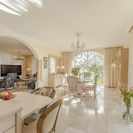 Chalet En أذيخي